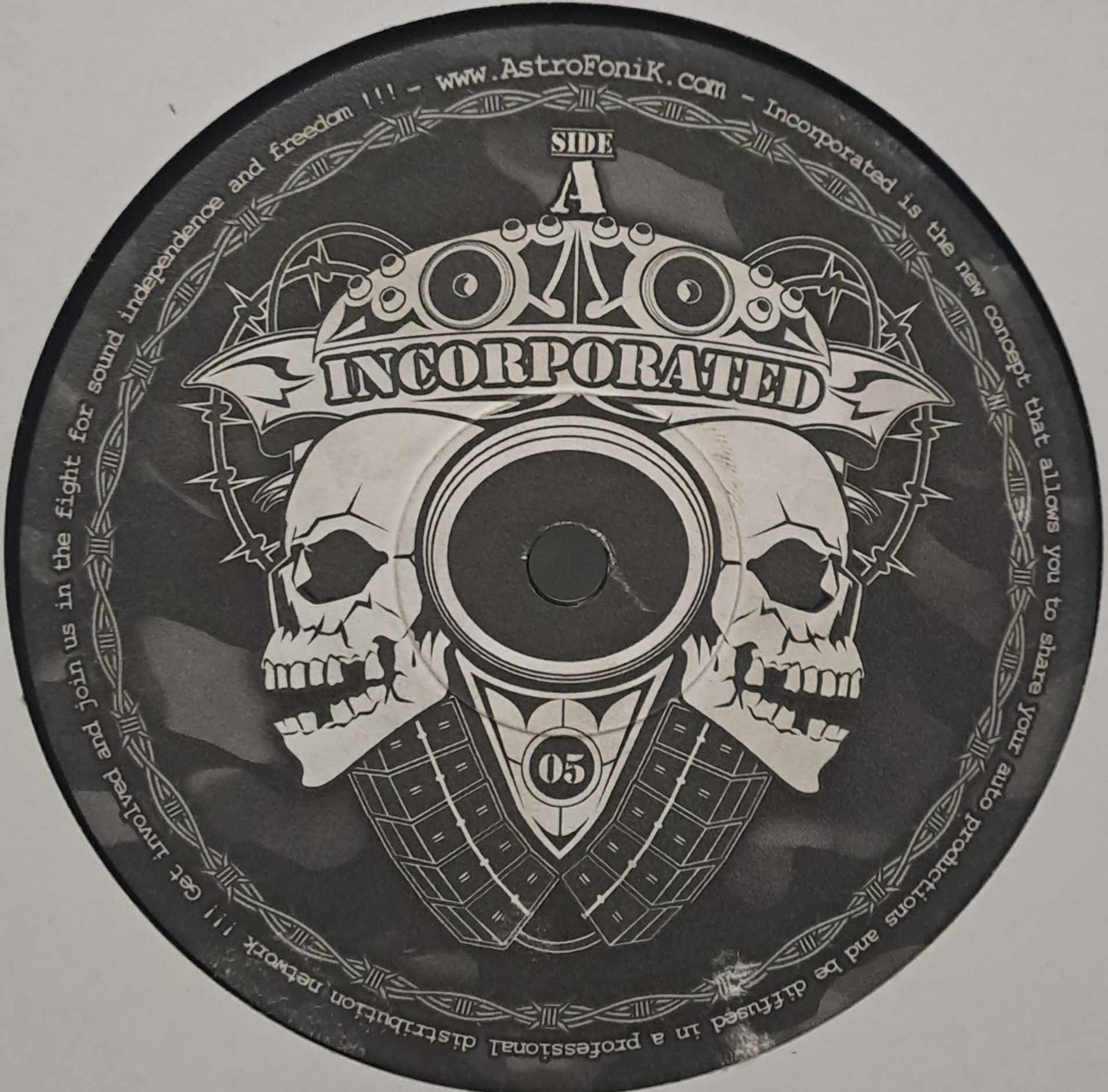 Incorporated 05 - vinyle tribecore